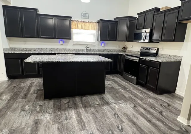 5th image of 1181 S Aberdeen Dr, Franklin, IN 46131 | MLS# 22110266