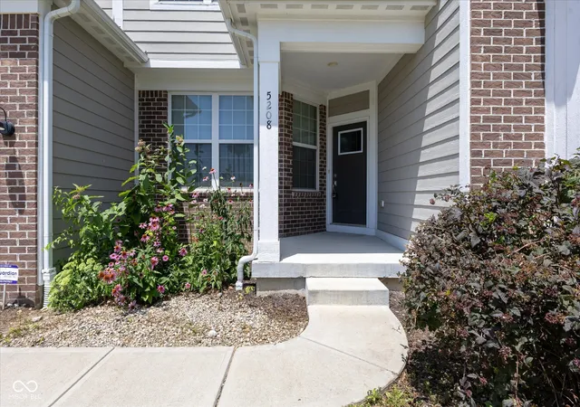 Homes for sale in Whitestown, IN | 5208 Brighton Dr, Whitestown, IN 46075 | MLS# 22110272