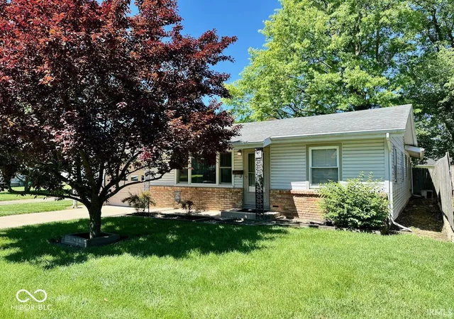 1st image of 2501 N Hollywood Ave, Muncie, IN 47304 | MLS# 22110295