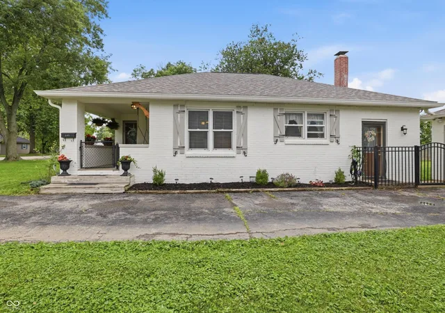 Homes for sale in Sheridan, IN | 505 E 1st St, Sheridan, IN 46069 | MLS# 22110296