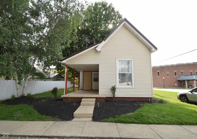 1st image of 104 S Madison St, Darlington, IN 47940 | MLS# 22110312