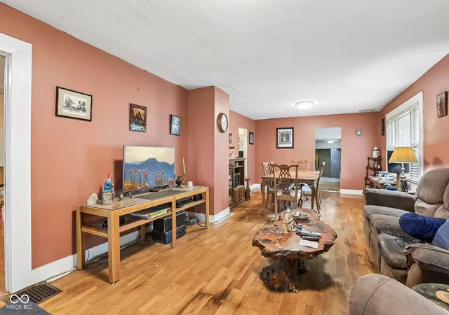 5th image of 2215 W 60Th St, Indianapolis, IN 46228 | MLS# 22110313