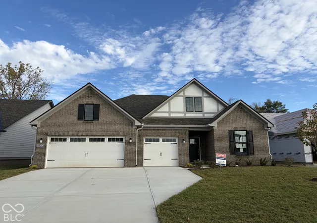 Photo 1 of Single family home for sale at 11358 Barn Owl Dr, Zionsville, IN 46077 | MLS# 22110314 | Listing updated on 2026-10-22