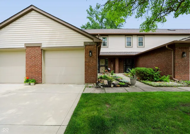 Homes for sale in Indianapolis, IN | 6448 Bay Harbor Ln, Indianapolis, IN 46254 | MLS# 22110336