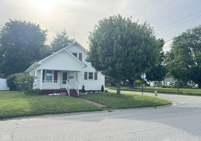 Homes for sale in Seymour, IN | 302 Schepman, Seymour, IN 47274 | MLS# 22110343