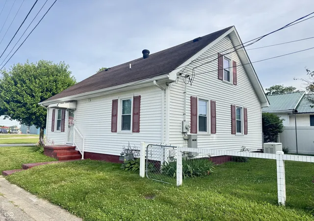 Homes for sale in Seymour, IN | 302 Schepman, Seymour, IN 47274 | MLS# 22110343