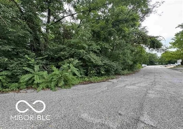 2nd image of 109 S Westplex Ave, Bloomington, IN 47404 | MLS# 22110352