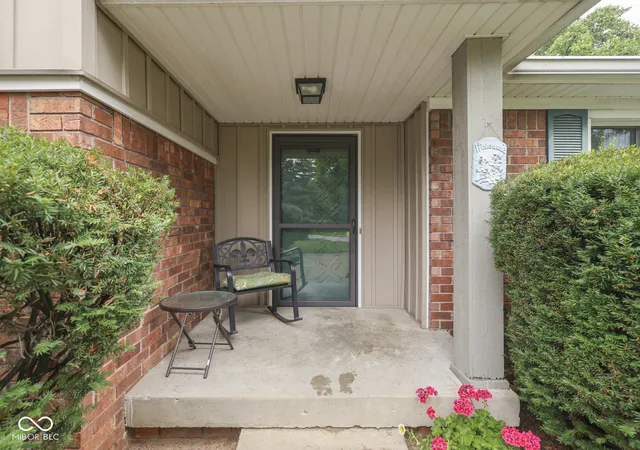 Photo 2 of Sale Pending at 388 Leaning Tree Rd, Greenwood, IN 46142 | MLS# 22110357 | Listing updated on 2026-08-31