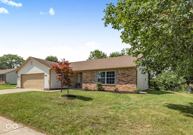 1st image of 7267 Woodside Dr, Avon, IN 46123 | MLS# 22110370