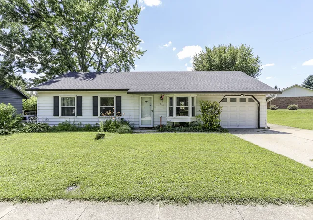 Homes for sale in Fortville, IN | 610 Holiday Dr, Fortville, IN 46040 | MLS# 22110373