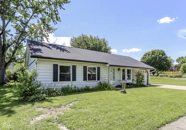 Homes for sale in Fortville, IN | 610 Holiday Dr, Fortville, IN 46040 | MLS# 22110373