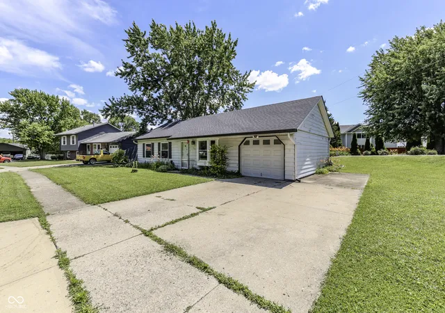 Homes for sale in Fortville, IN | 610 Holiday Dr, Fortville, IN 46040 | MLS# 22110373