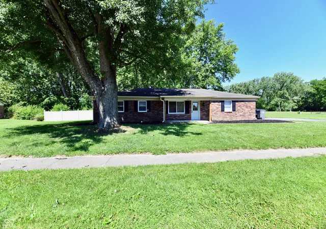 Photo 2 of Sale Pending at 4642 N Eden Ct, Indianapolis, IN 46254 | MLS# 22110381 | Listing updated on 2026-07-12