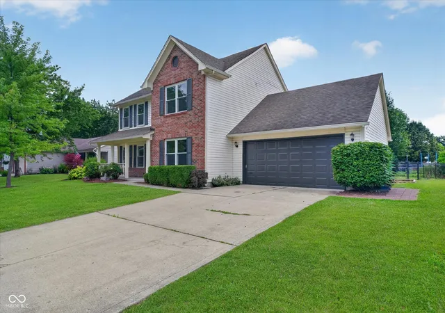 2nd image of 13831 Naples Dr, Fishers, IN 46038 | MLS# 22110383