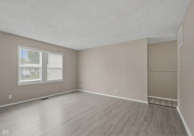 5th image of 3857 Chateau Dr, Indianapolis, IN 46226 | MLS# 22110387
