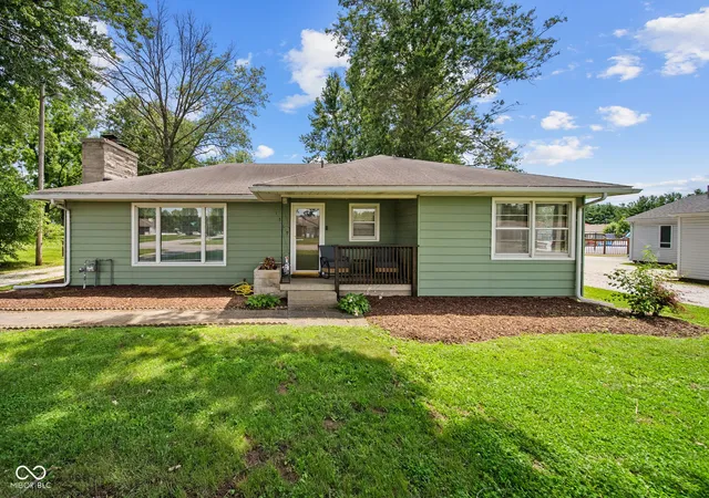 1st image of 1519 E Springhill Dr, Terre Haute, IN 47802 | MLS# 22110395