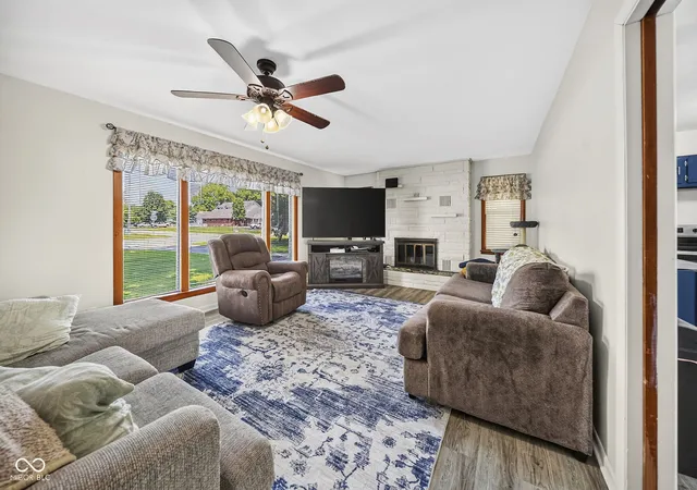 5th image of 1519 E Springhill Dr, Terre Haute, IN 47802 | MLS# 22110395