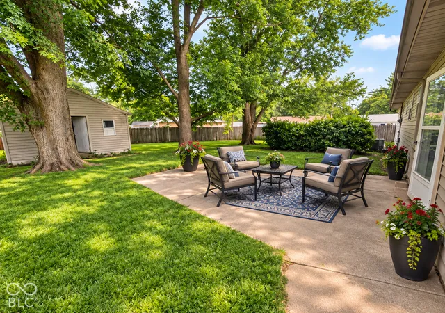 Photo 1 of Single family home for sale at 7 N Middle St, Greenwood, IN 46143 | MLS# 22110400 | Listing updated on 2026-09-23