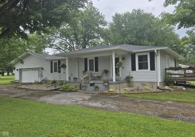 image of 403 S Main St, Cloverdale, IN 46120 | MLS# 22110423