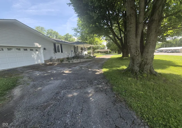 image of 403 S Main St, Cloverdale, IN 46120 | MLS# 22110423