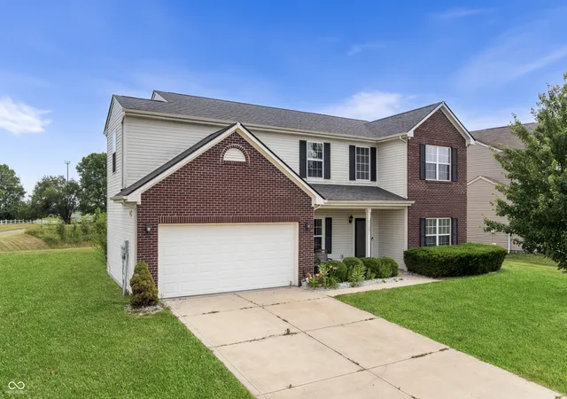Photo 1 of Single family home for sale at 11851 Fawn Crst, Indianapolis, IN 46235 | MLS# 22110438 | Listing updated on 2026-10-07