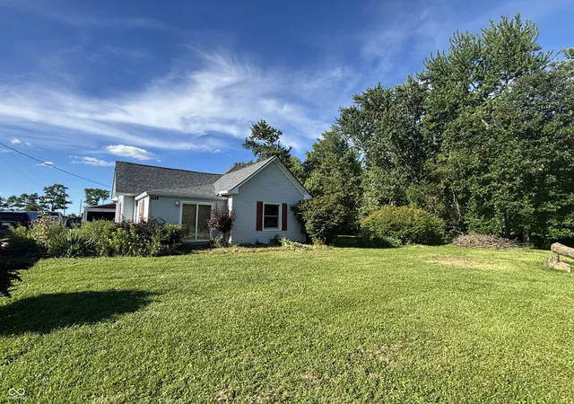 Homes for sale in Lizton, IN | 996 E 800 N, Lizton, IN 46149 | MLS# 22110444