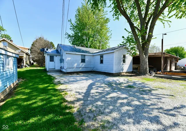 Homes for sale in Elwood, IN | 2013 S J St, Elwood, IN 46036 | MLS# 22110446