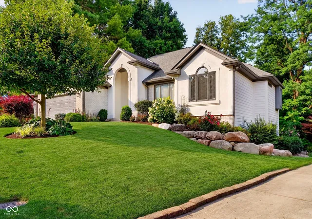 Photo 3 of Sale Pending at 9443 Ridgecreek Ct, Indianapolis, IN 46256 | MLS# 22110449 | Listing updated on 2026-09-28