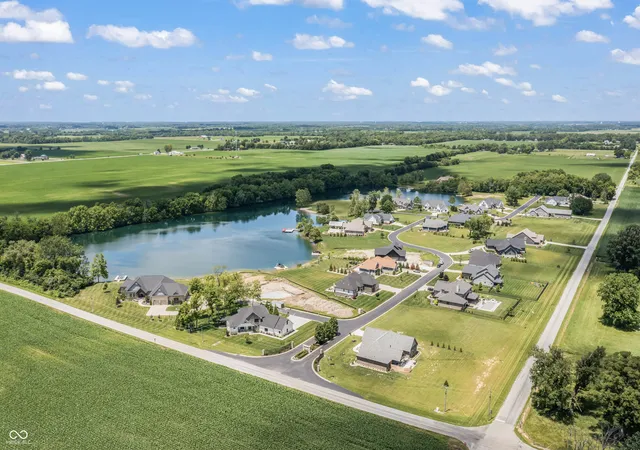 3rd image of 7179 N Lakeshore Dr, Greenfield, IN 46140 | MLS# 22110454