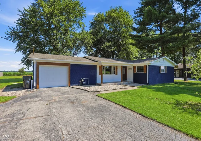 Homes for sale in Fortville, IN | 556 E 1000 N, Fortville, IN 46040 | MLS# 22110456