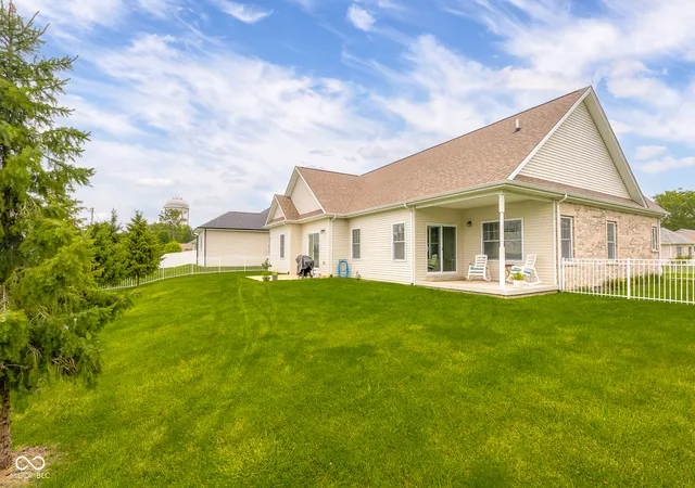 39th image of 5775 Victory Dr, Columbus, IN 47203 | MLS# 22110468