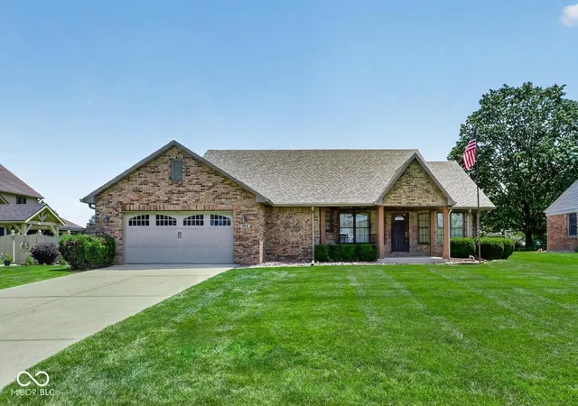 Homes for sale in Anderson, IN | 824 Westgate Dr, Anderson, IN 46012 | MLS# 22110483