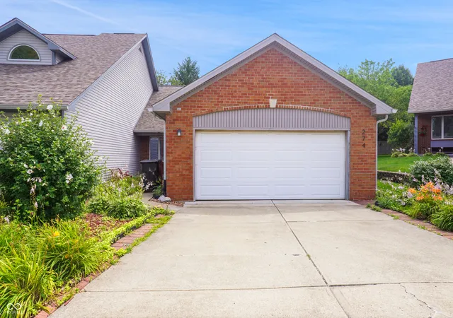 Homes for sale in Greenwood, IN | 274 Golf Ct, Greenwood, IN 46143 | MLS# 22110484