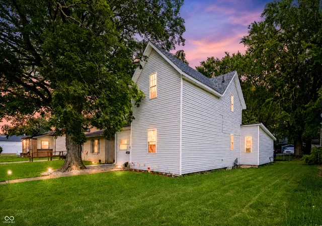 Photo 1 of Single family home for sale at 1916 Main St, Anderson, IN 46016 | MLS# 22110500 | Listing updated on 2026-09-08