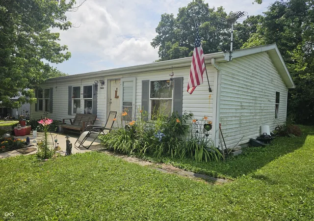 Homes for sale in Coatesville, IN | 7903 Church, Coatesville, IN 46121 | MLS# 22110510