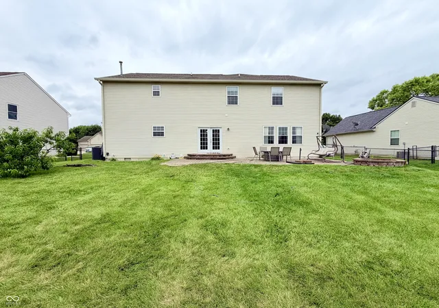 3rd image of 298 Pennswood Rd, Greenwood, IN 46142 | MLS# 22110511