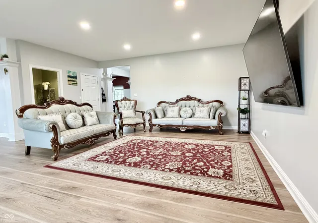 5th image of 298 Pennswood Rd, Greenwood, IN 46142 | MLS# 22110511