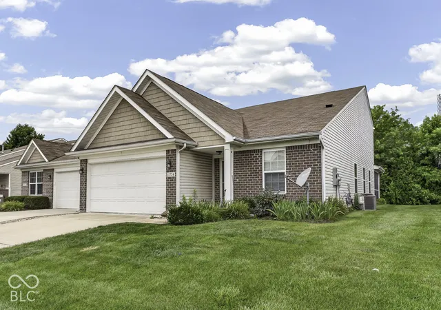 Photo 2 of Condo for sale at 11724 Whisperwood Way #39B, Fishers, IN 46037 | MLS# 22110529 | Listing updated on 2026-10-06