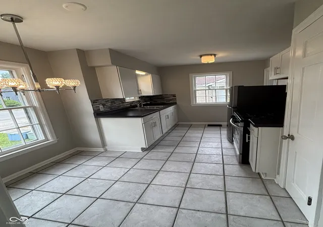 3rd image of 1409 N Wallace Ave, Indianapolis, IN 46201 | MLS# 22110533