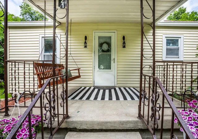Homes for sale in Muncie, IN | 1721 E County Road 400 S, Muncie, IN 47302 | MLS# 22110543