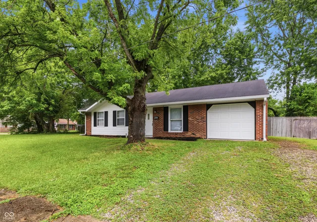 Homes for sale in Indianapolis, IN | 3417 Luewan Dr, Indianapolis, IN 46235 | MLS# 22110572