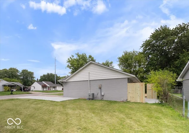 Homes for sale in Anderson, IN | 1918 W Balsam Ct, Anderson, IN 46011 | MLS# 22110587