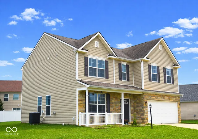 1st image of 3325 Lake Stream Dr, Columbus, IN 47201 | MLS# 22110591