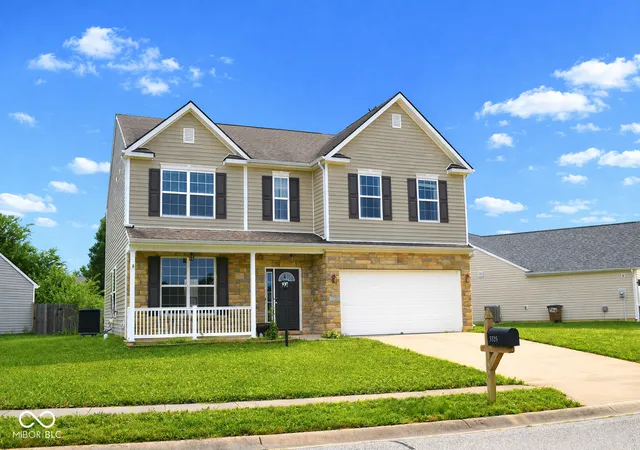 2nd image of 3325 Lake Stream Dr, Columbus, IN 47201 | MLS# 22110591