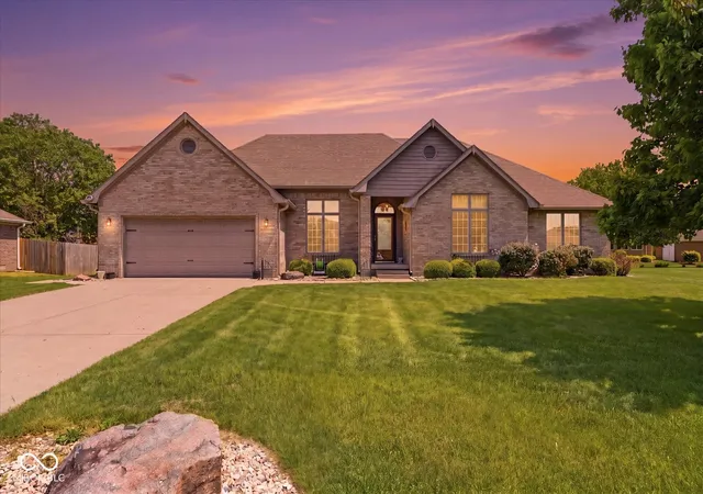 1st image of 2806 Theobald St, Shelbyville, IN 46176 | MLS# 22110614