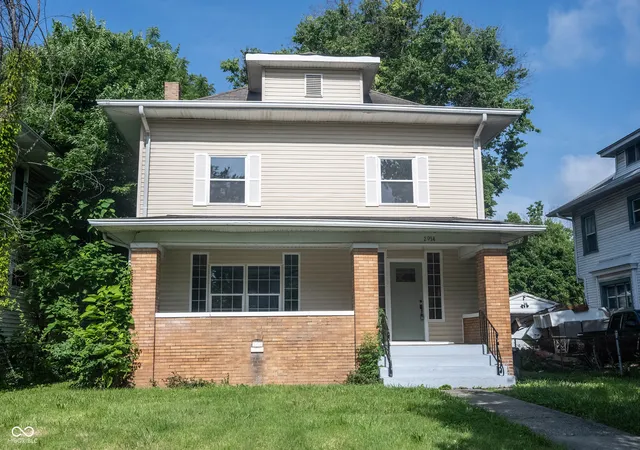 Photo 2 of Single family home for sale at 2934 Boulevard Pl, Indianapolis, IN 46208 | MLS# 22110619 | Listing updated on 2026-10-06