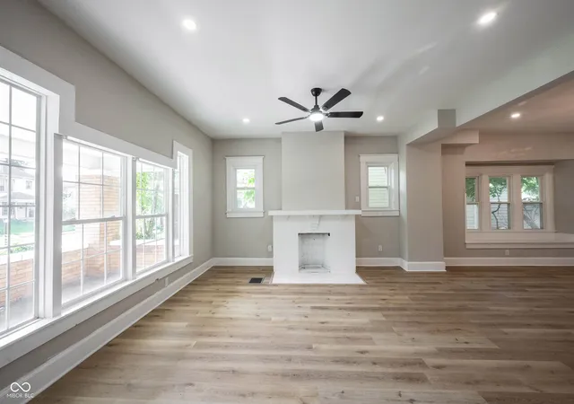 Photo 3 of Single family home for sale at 2934 Boulevard Pl, Indianapolis, IN 46208 | MLS# 22110619 | Listing updated on 2026-10-06