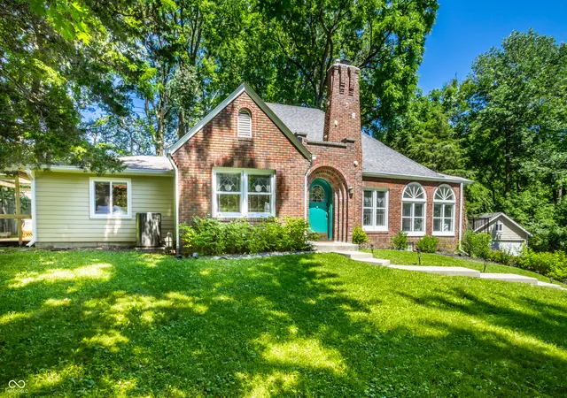 2nd image of 8820 Westfield Blvd, Indianapolis, IN 46240 | MLS# 22110622