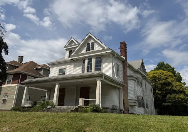 Photo 2 of Single family home for sale at 2854 N Illinois St, Indianapolis, IN 46208 | MLS# 22110626 | Listing updated on 2026-06-26