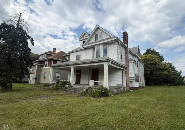 Photo 3 of Single family home for sale at 2854 N Illinois St, Indianapolis, IN 46208 | MLS# 22110626 | Listing updated on 2026-06-26